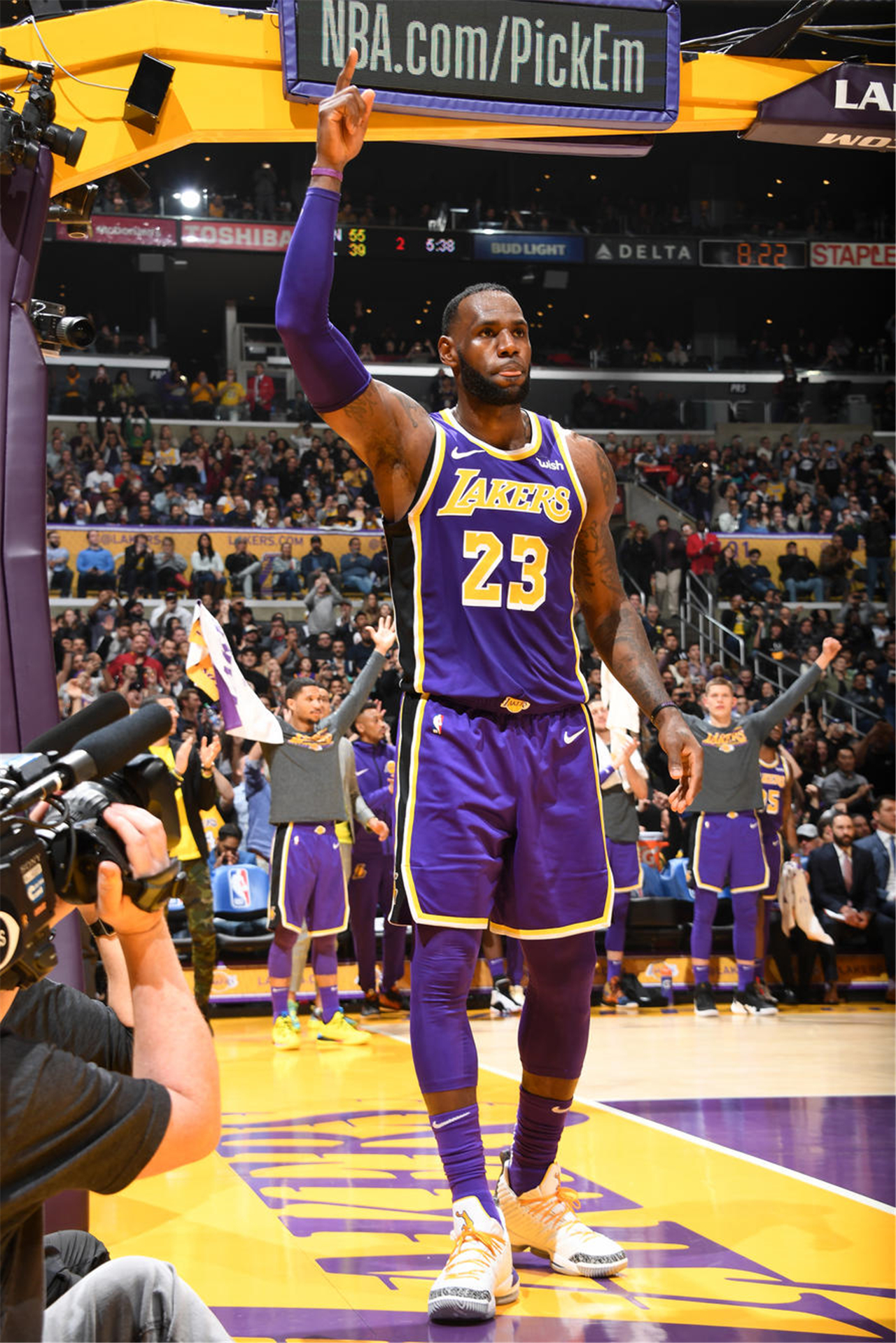 它塑造了媒 它塑造了媒