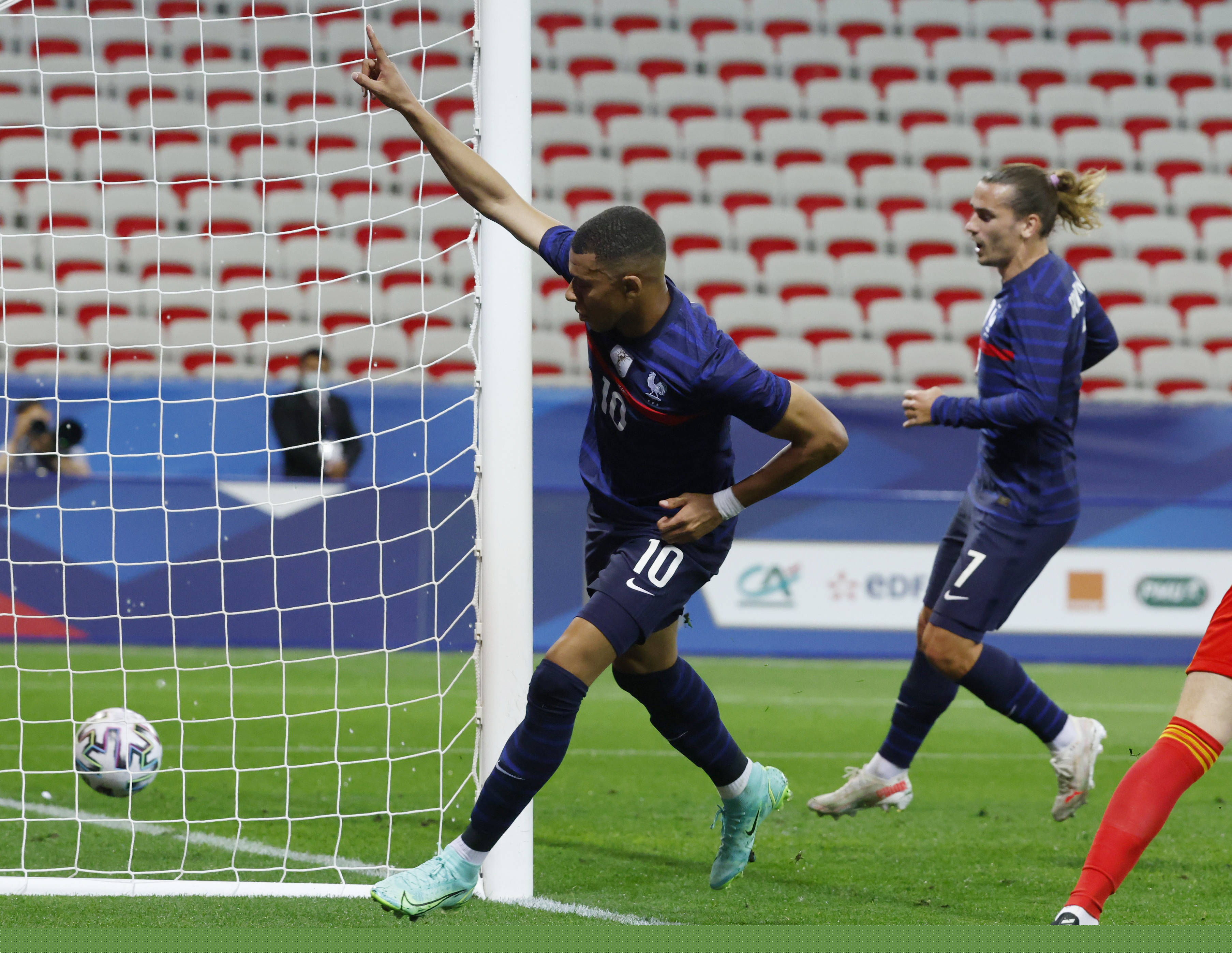 在競爭白熱 在競爭白熱