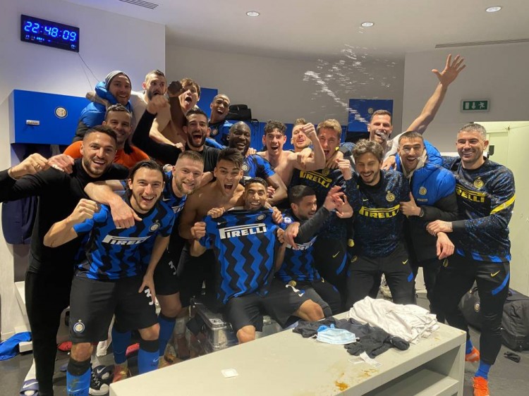 拉锯战中稳 拉锯战中稳